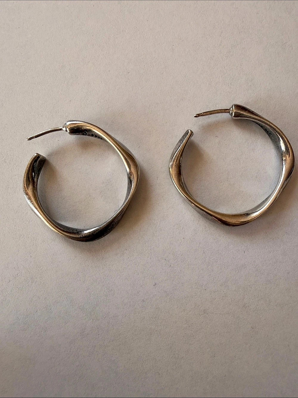 Pandora Smooth Liquid Silver Twisted Ribbon
Large Hoop Earrings Sterling Silver
